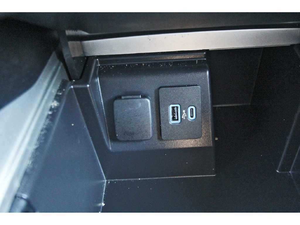 Certified 2022 Ford Explorer XLT RWD image 28