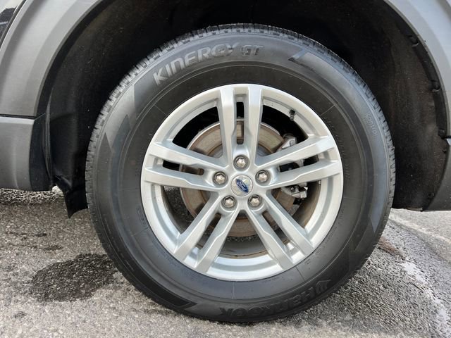 Certified 2022 Ford Explorer XLT w/ Equipment Group 202A image 6