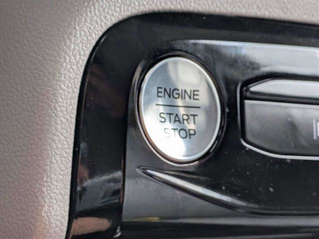 Certified 2025 Ford Escape SE w/ PHEV Premium Package image 31