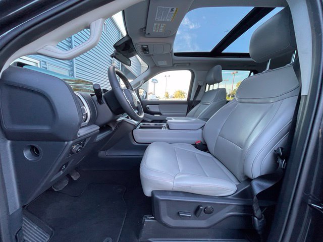 Certified 2025 Ford Expedition Active AWD/4WD image 7