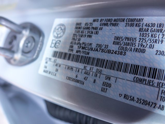 Certified 2025 Ford Escape Platinum AWD/4WD image 29