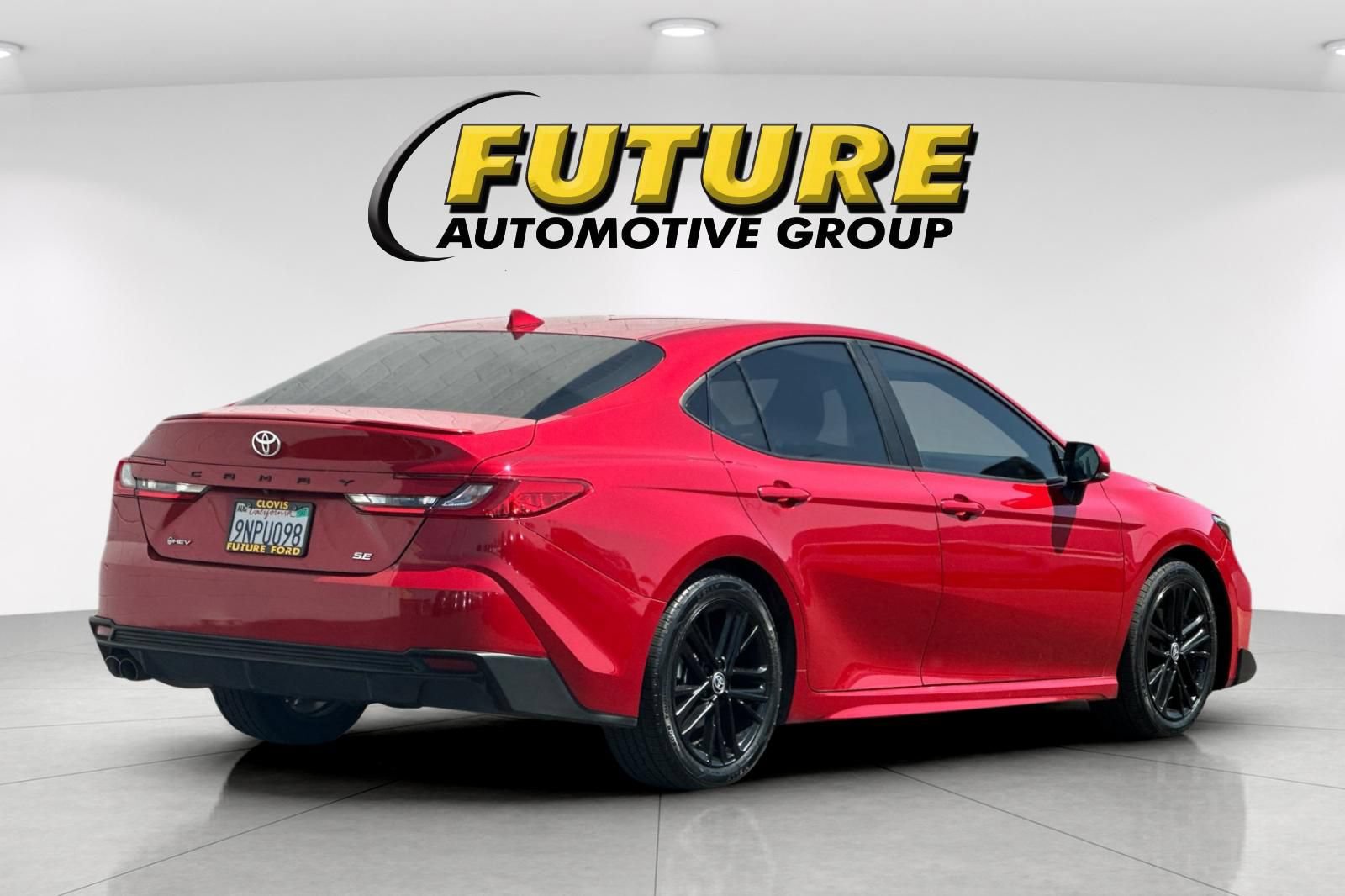 Used 2025 Toyota Camry SE w/ Multimedia Upgrade Package FWD image 3