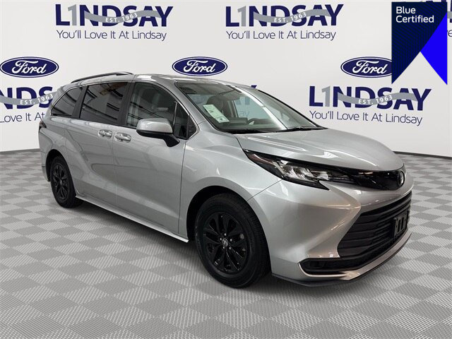 Used 2022 Toyota Sienna LE image 1