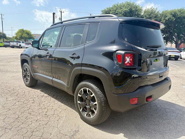 Used 2023 Jeep Renegade Trailhawk AWD/4WD image 3