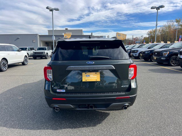 Certified 2023 Ford Explorer XLT w/ Equipment Group 202A AWD/4WD image 4
