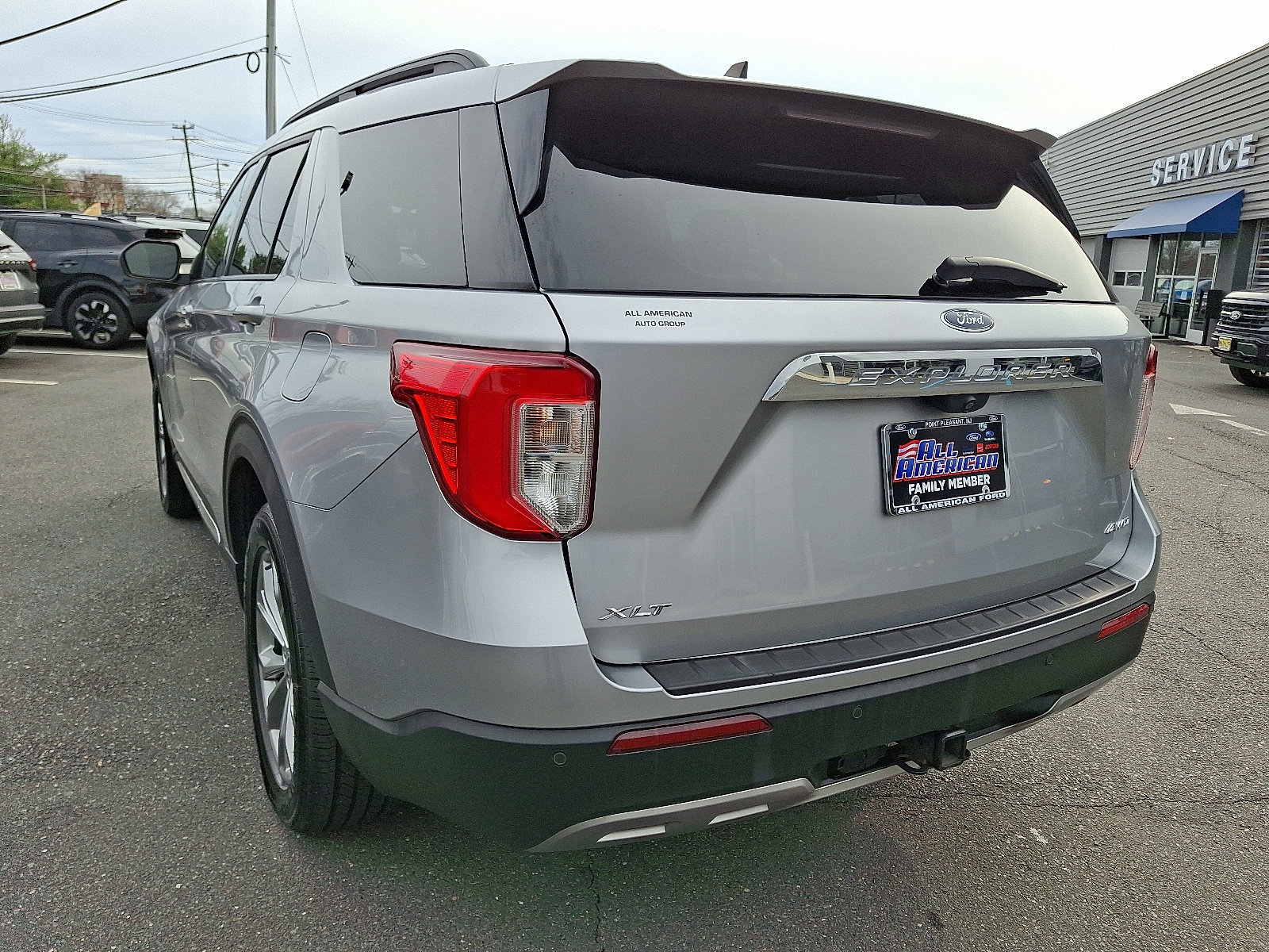 Certified 2021 Ford Explorer XLT w/ Equipment Group 202A image 8