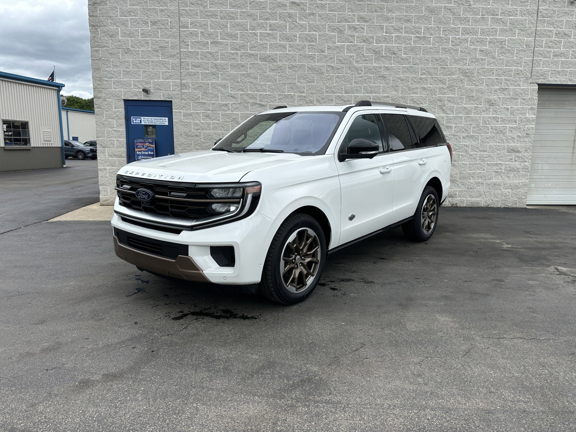 Certified 2025 Ford Expedition King Ranch AWD/4WD image 2