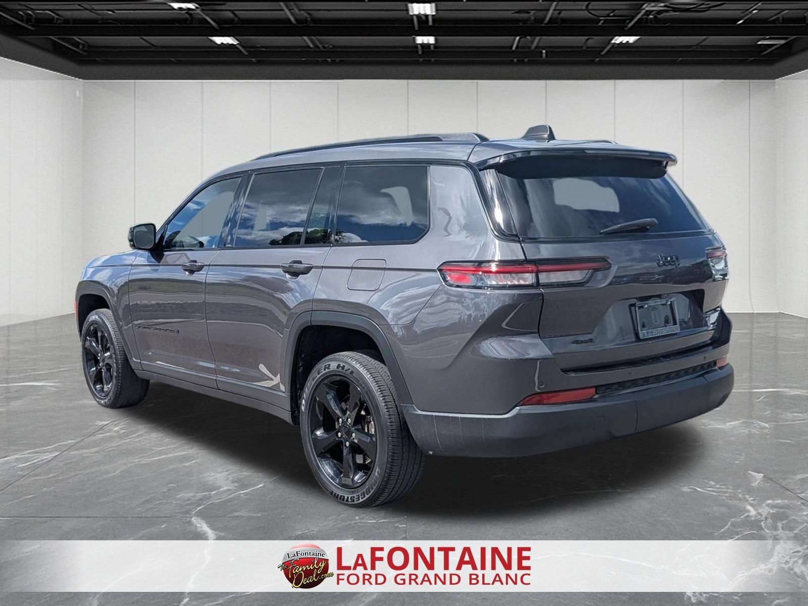 Used 2023 Jeep Grand Cherokee L Laredo AWD/4WD image 3