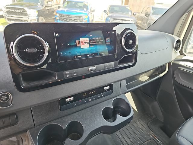 Used 2021 Mercedes-Benz Sprinter 2500 image 21