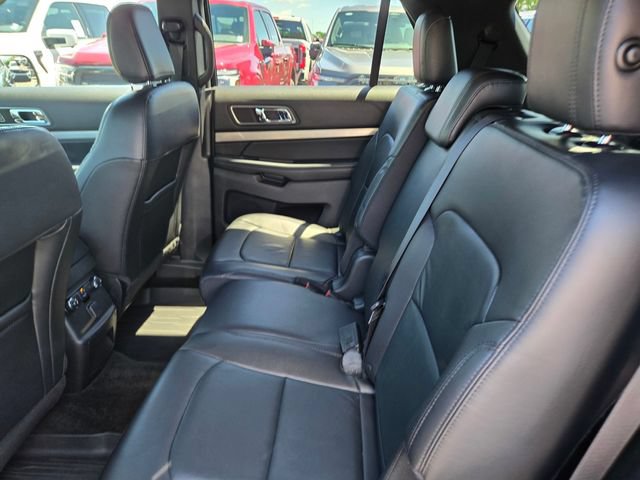 Certified 2018 Ford Explorer XLT w/ Equipment Group 202A AWD/4WD image 28