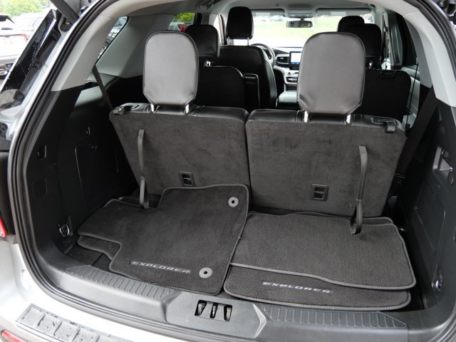 Certified 2023 Ford Explorer XLT w/ Equipment Group 202A AWD/4WD image 9