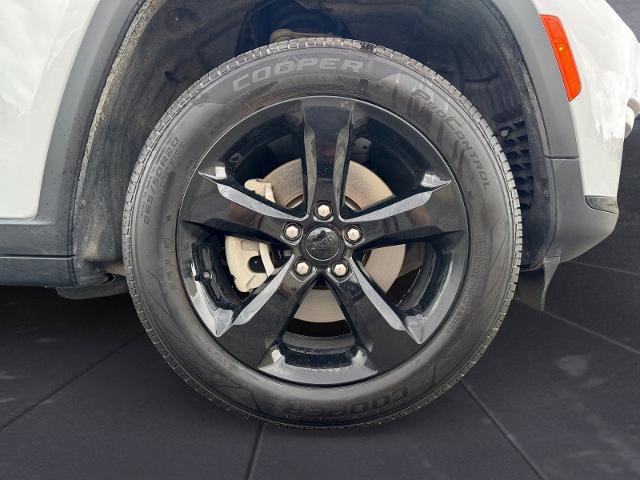 Used 2023 Jeep Grand Cherokee L Laredo AWD/4WD image 14