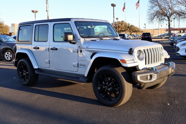 Used 2023 Jeep Wrangler Unlimited Sahara w/ Cold Weather Group image 14