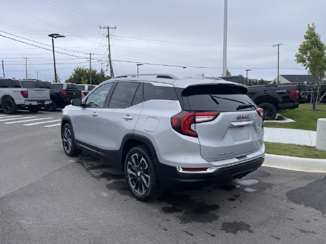 Used 2022 GMC Terrain SLT FWD image 3