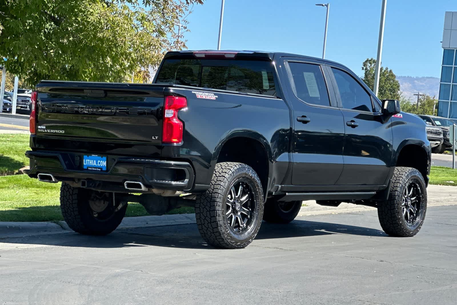 Used 2020 Chevrolet Silverado 1500 LT Trail Boss AWD/4WD image 2