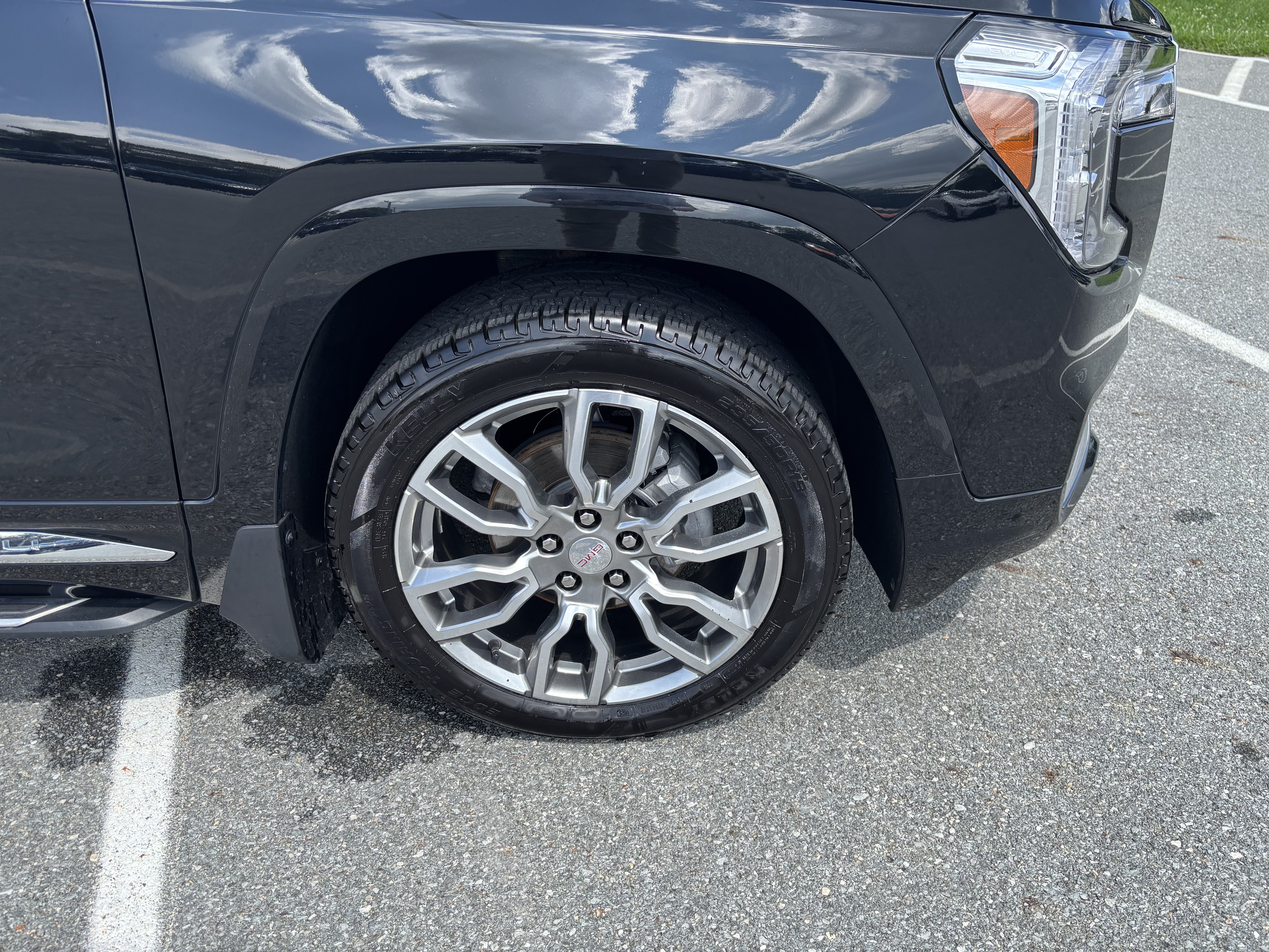 Used 2022 GMC Terrain Denali w/ LPO, 'HIT The Road' Package AWD/4WD image 10