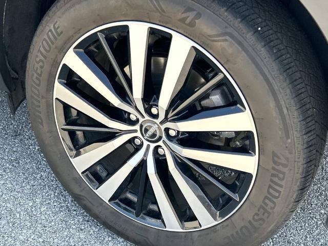 Used 2024 Nissan Pathfinder Platinum w/ Cargo Package FWD image 12