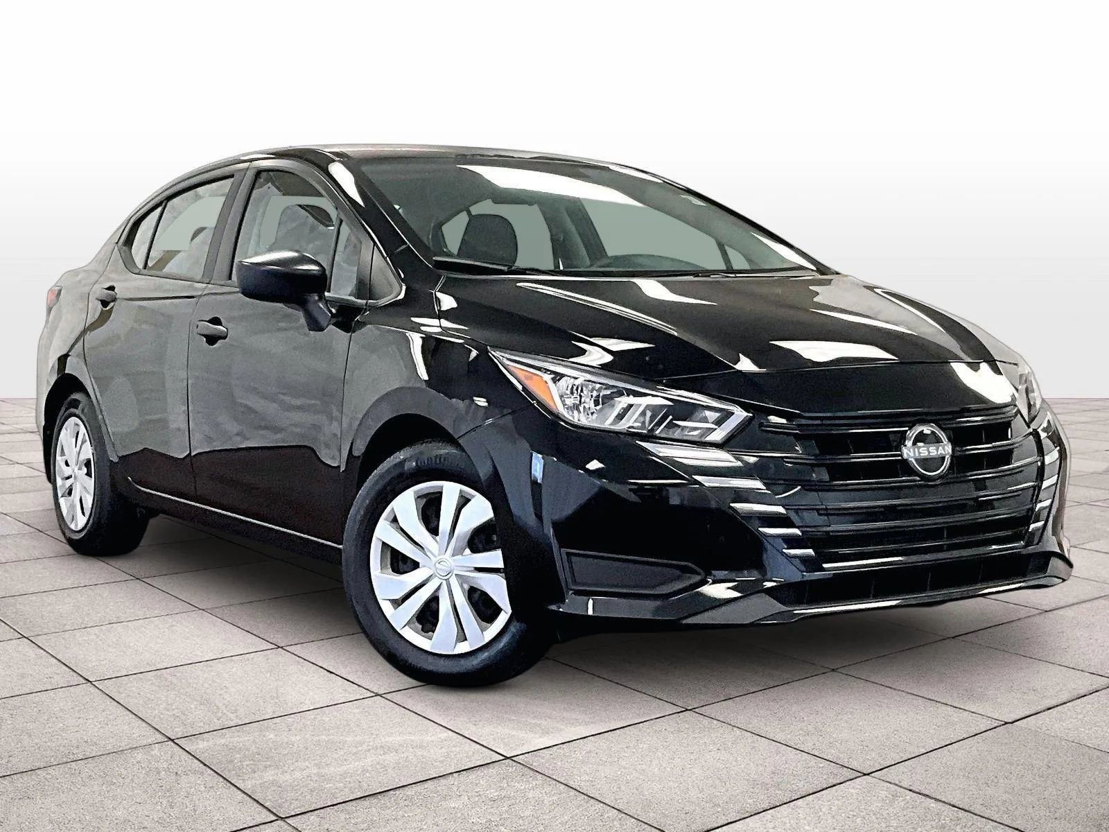 Used 2024 Nissan Versa S w/ Trunk Package image 2