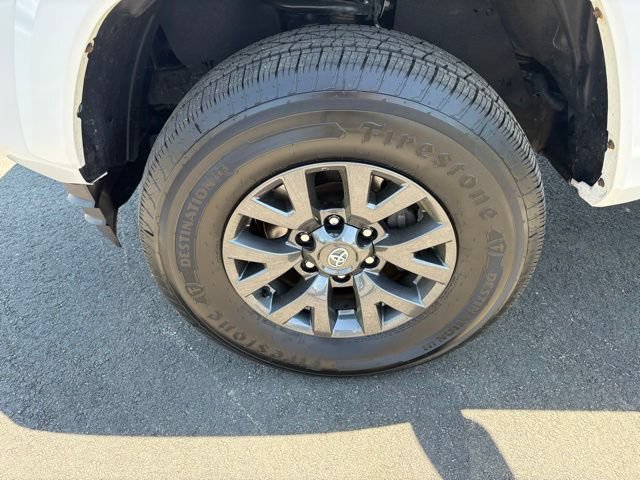 Used 2022 Toyota Tacoma SR5 w/ SR5 Appearance Package (SM) AWD/4WD image 12