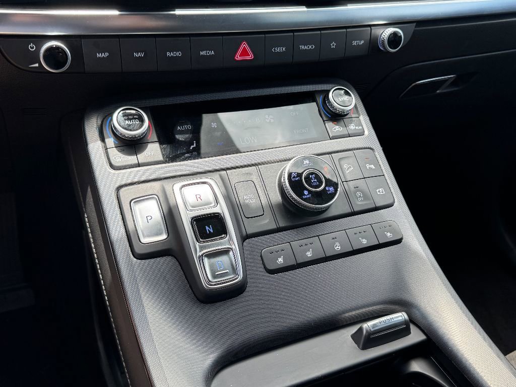 Used 2024 Hyundai Palisade Calligraphy image 19
