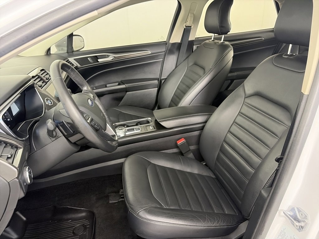 Certified 2018 Ford Fusion SE w/ Fusion SE Technology Package image 11