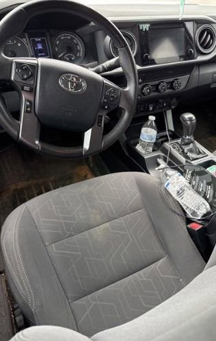 Used 2019 Toyota Tacoma TRD Off-Road w/ Technology Package AWD/4WD image 5