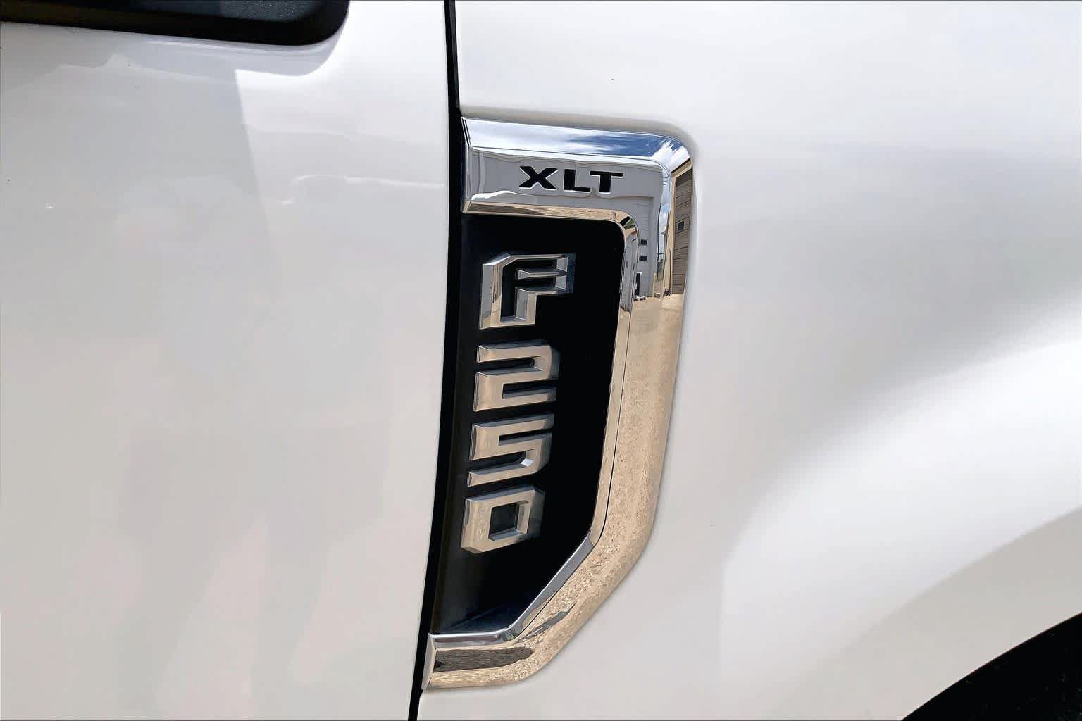 Certified 2021 Ford F250 XLT w/ XLT Premium Package AWD/4WD image 10