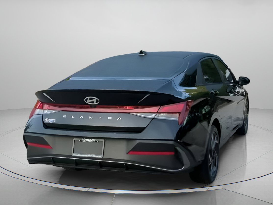 Used 2025 Hyundai Elantra Sport FWD image 26