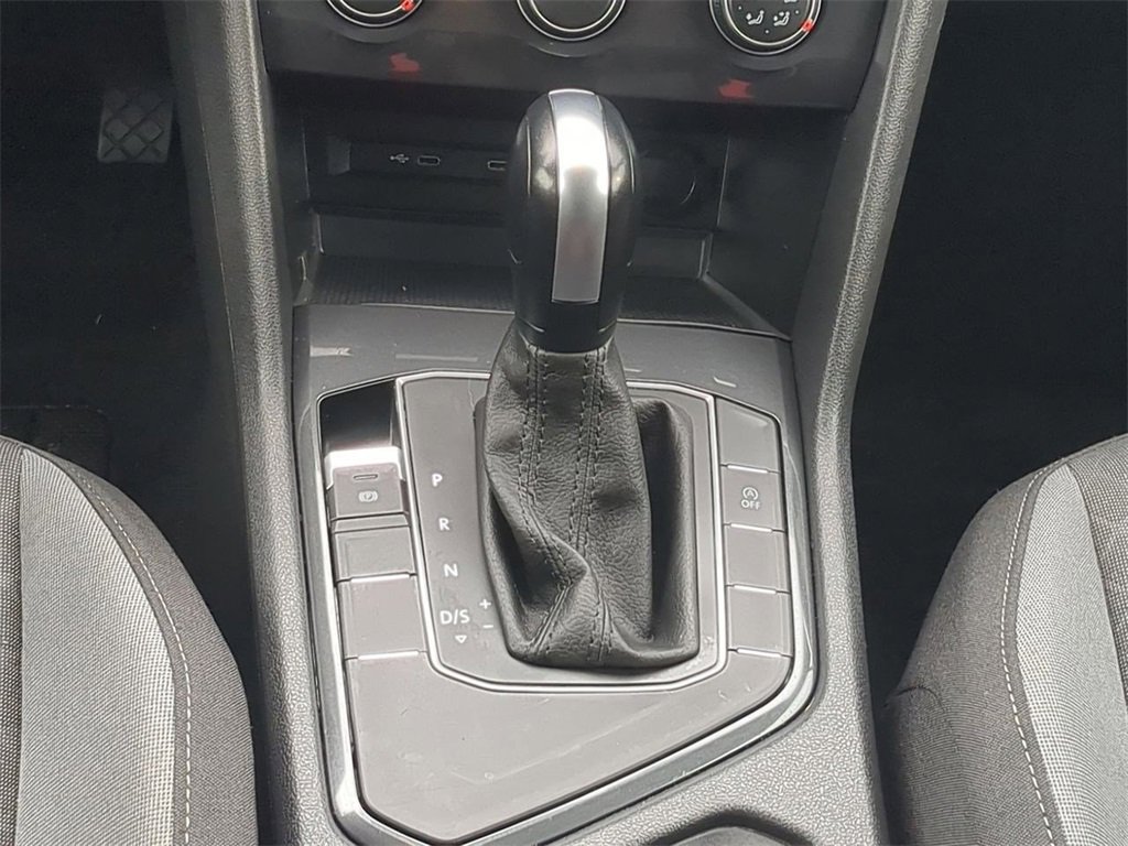 Used 2020 Volkswagen Tiguan S image 14