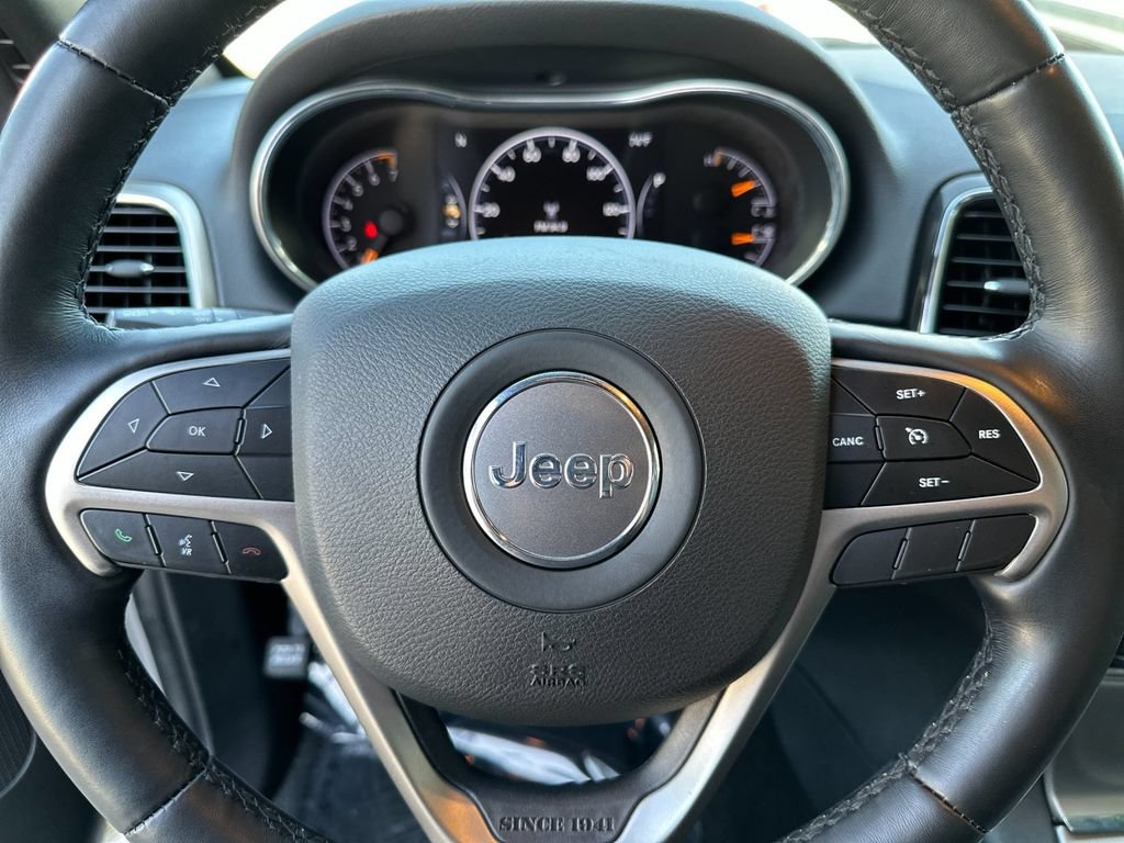 Used 2022 Jeep Grand Cherokee Limited w/ Tech Group AWD/4WD image 22