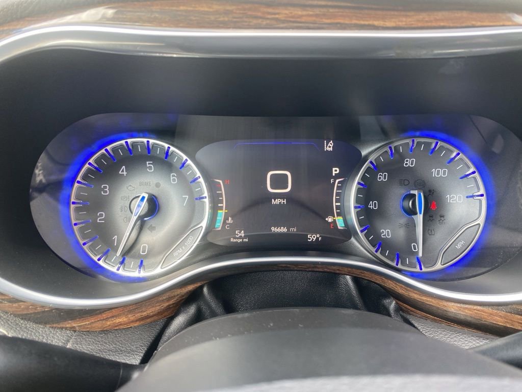 Used 2022 Chrysler Pacifica Limited image 29