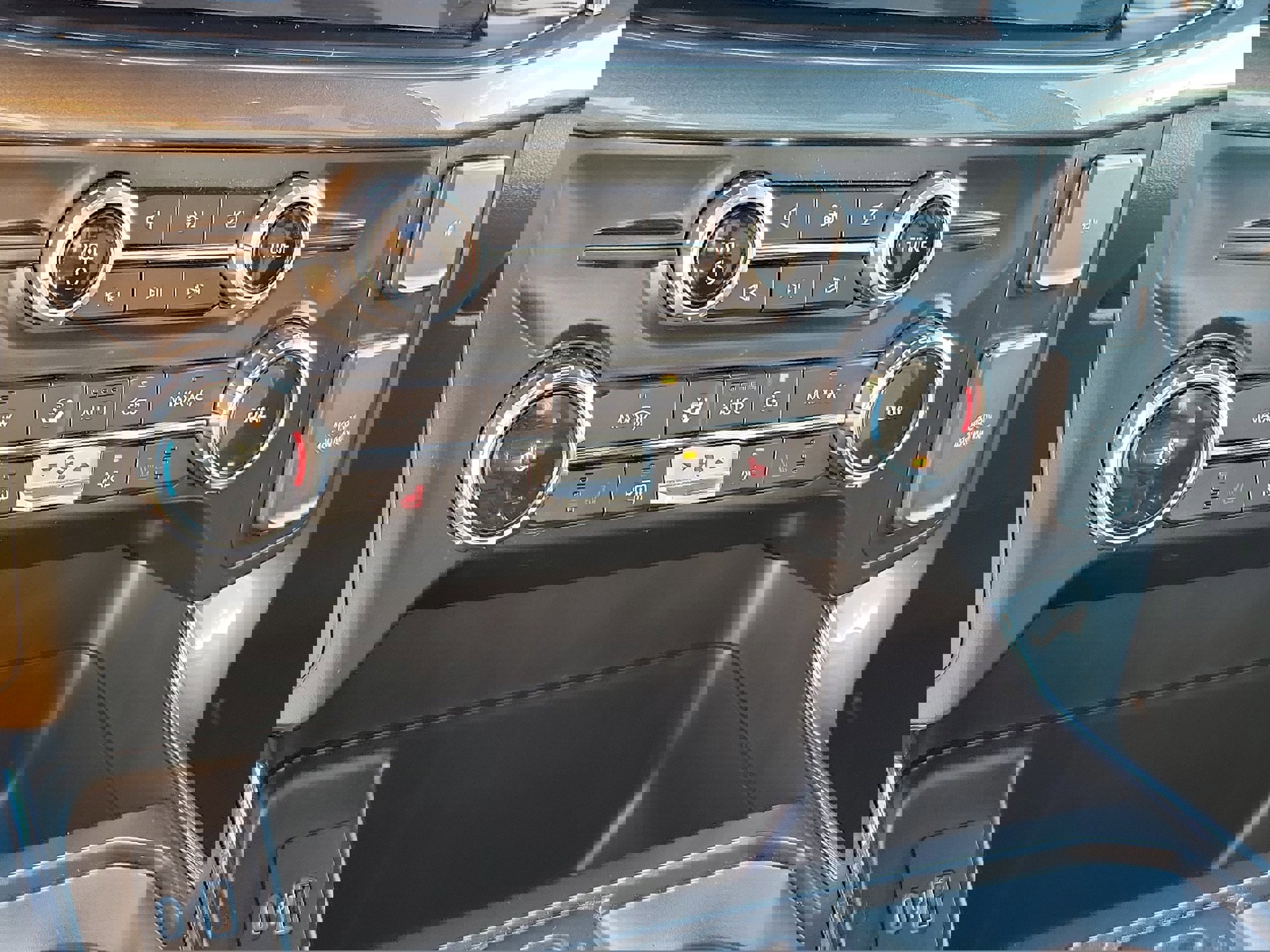 Certified 2022 Ford F150 XLT w/ Equipment Group 302A High image 31