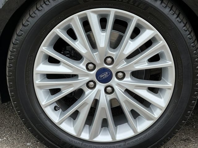Certified 2018 Ford Focus Titanium w/ Titanium Technology Package FWD image 15