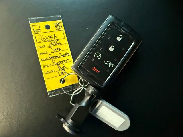 Used 2022 Jeep Grand Cherokee Summit AWD/4WD image 37