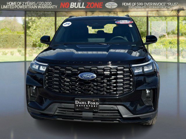 Certified 2025 Ford Explorer ST-Line w/ ST-Line Street Pack image 8