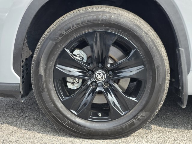 Used 2024 Toyota Highlander XLE image 10