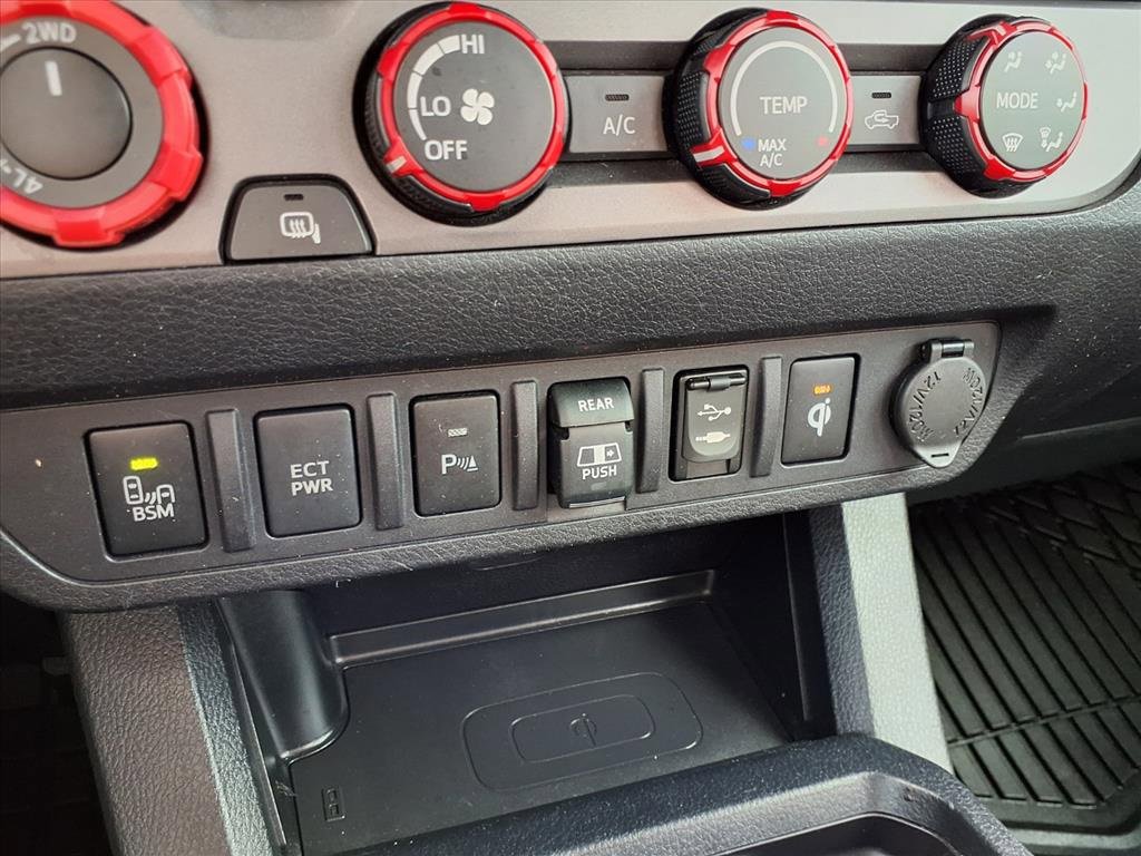 Used 2019 Toyota Tacoma TRD Sport w/ Technology Package image 12