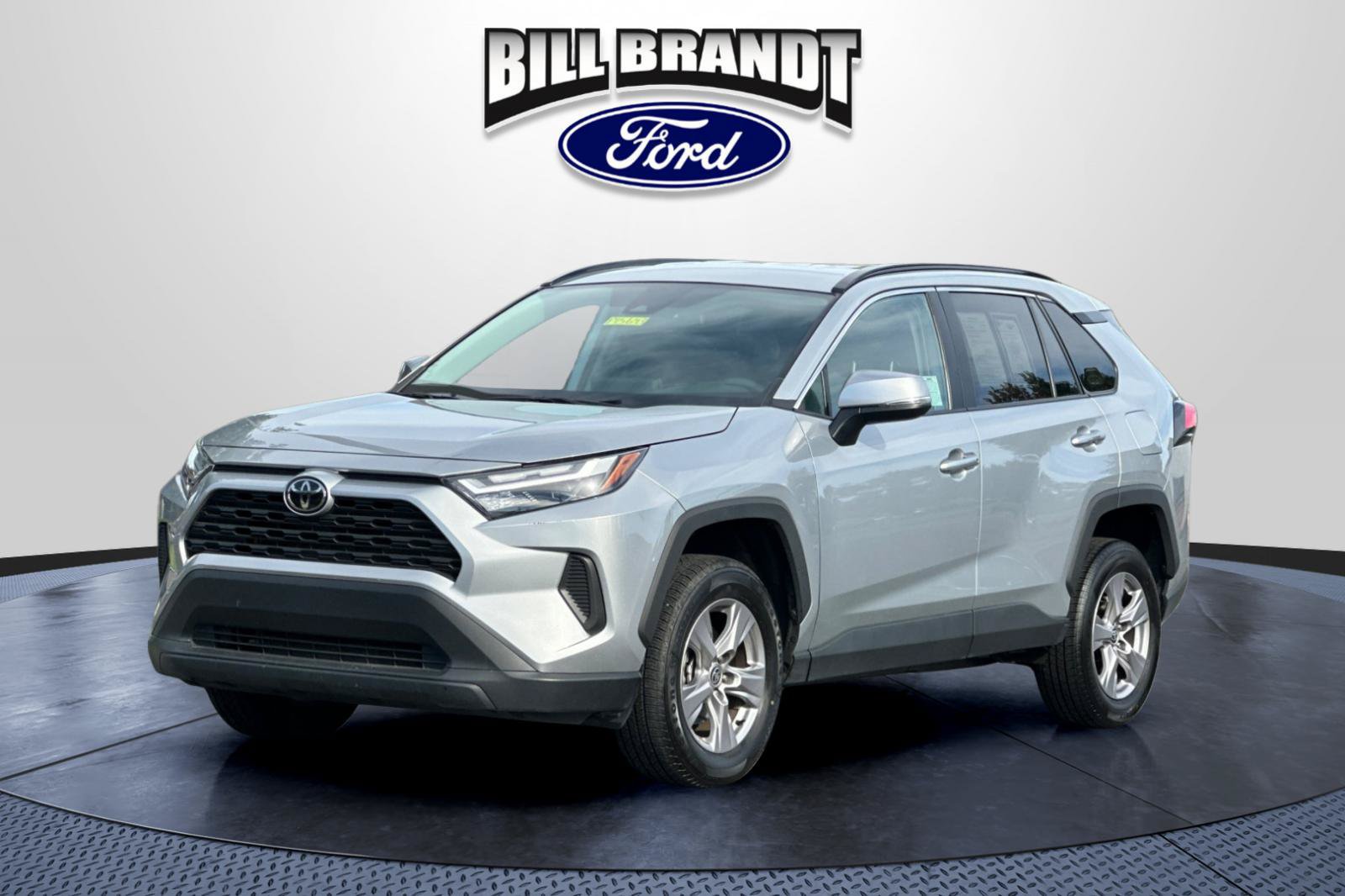 Used 2025 Toyota RAV4 XLE FWD image 7