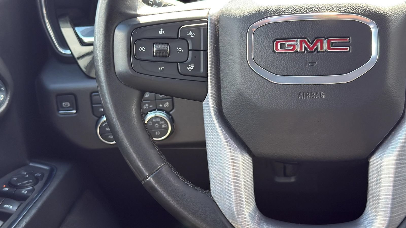 Used 2024 GMC Sierra 1500 SLT AWD/4WD image 15
