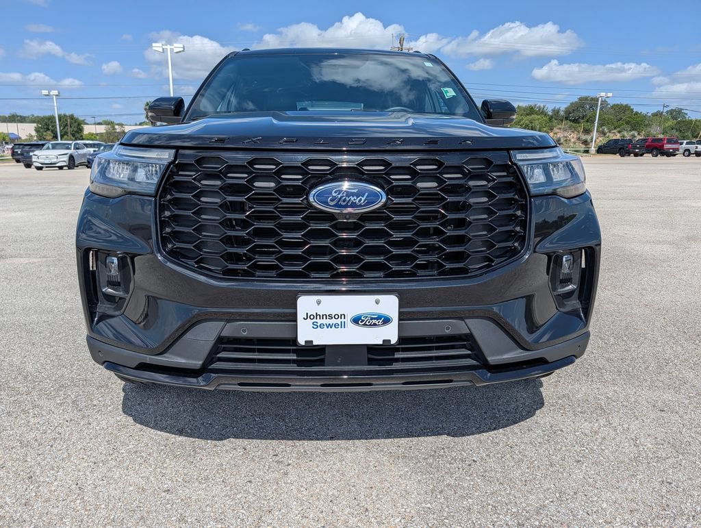 Certified 2025 Ford Explorer ST-Line w/ ST-Line Street Pack AWD/4WD image 3