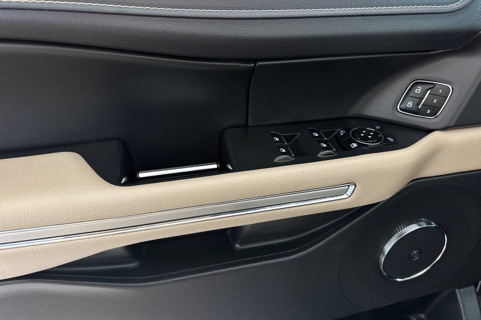 Certified 2024 Ford Expedition Max Limited RWD image 10
