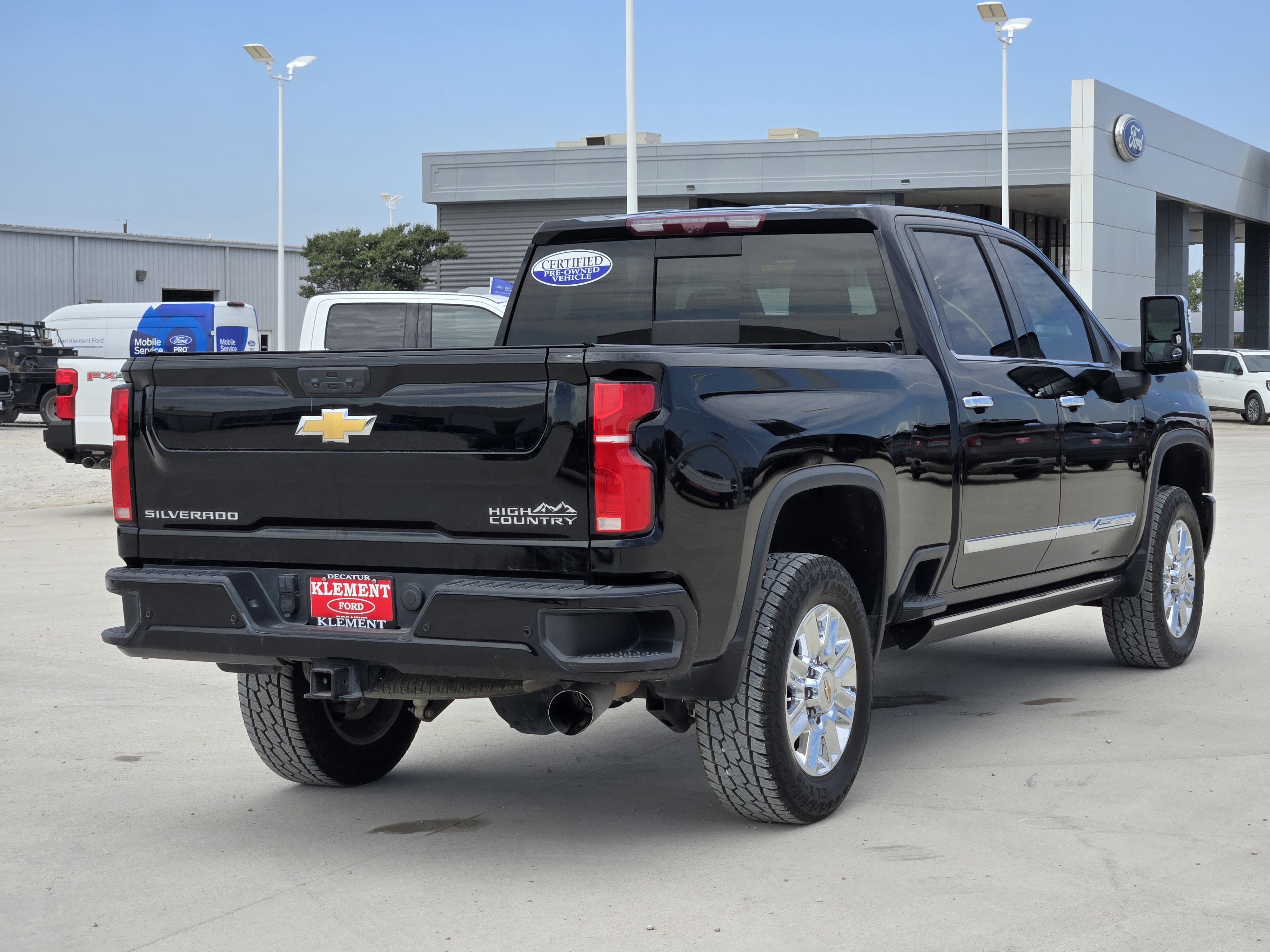 Used 2024 Chevrolet Silverado 2500 High Country w/ High Country Premium Package AWD/4WD image 8
