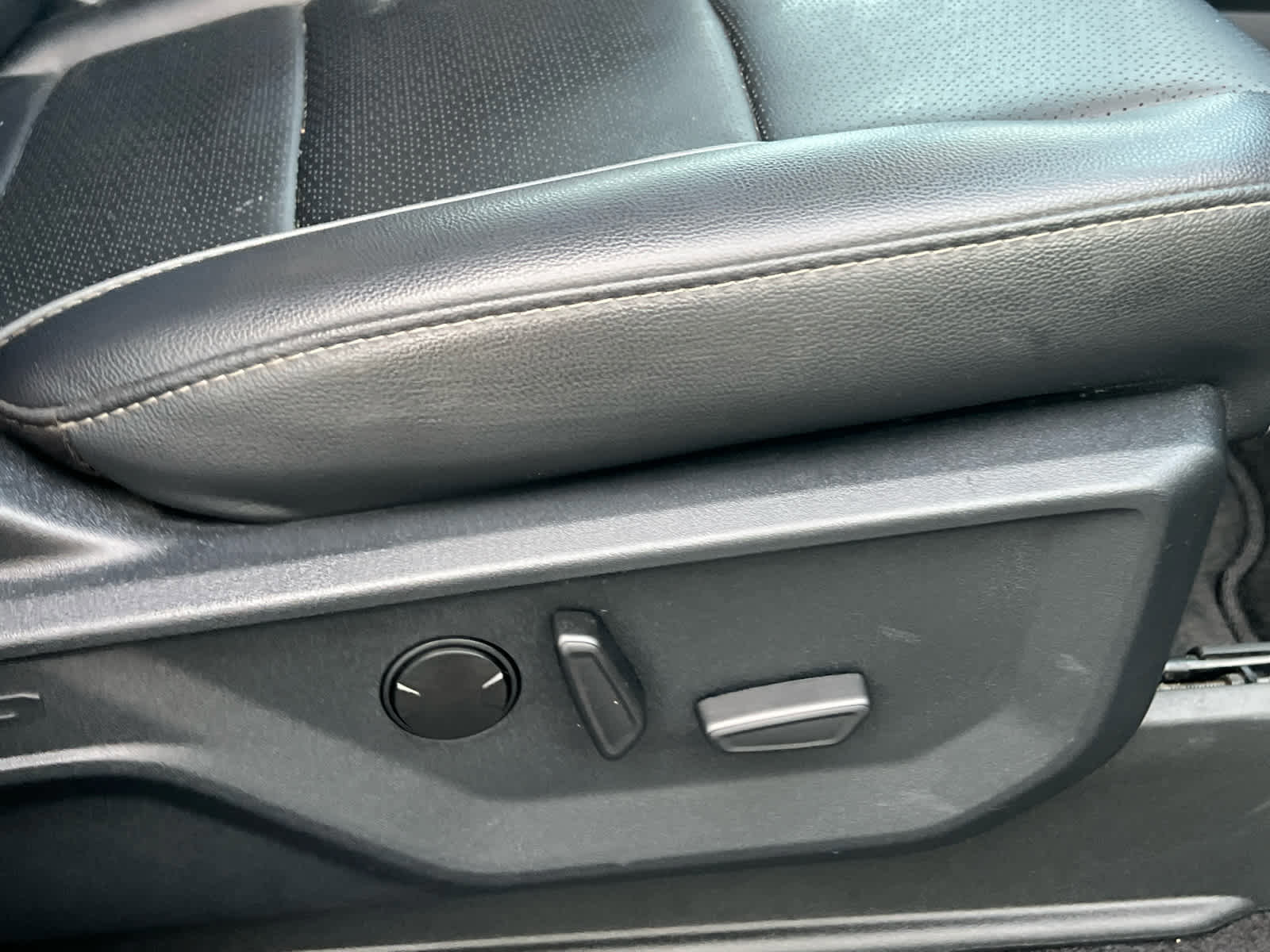 Certified 2025 Ford F150 Lariat w/ Bed Utility Package image 19