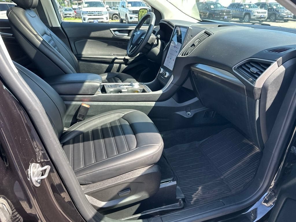 Certified 2024 Ford Edge SEL w/ Convenience Package AWD/4WD image 11
