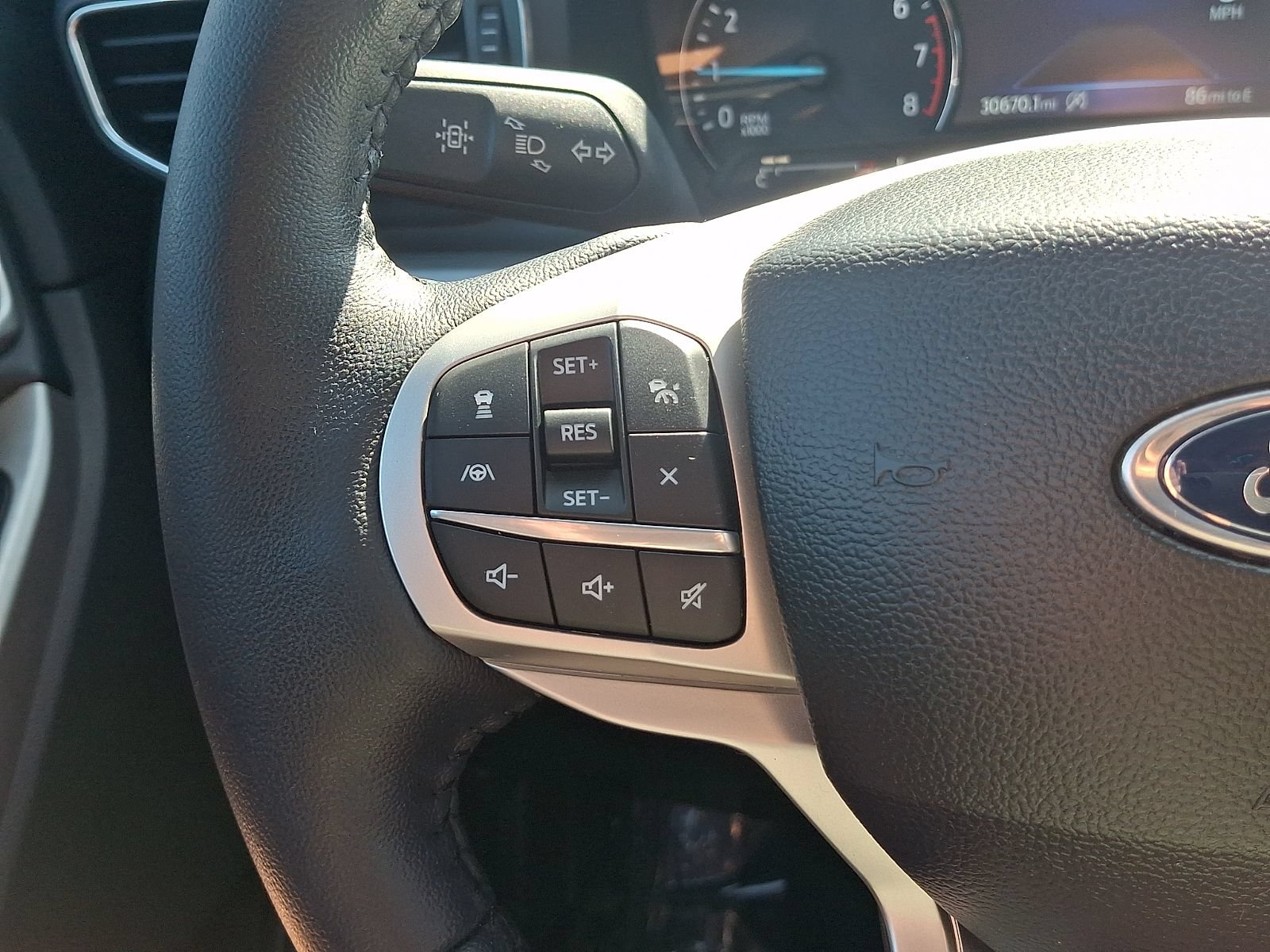 Certified 2023 Ford Explorer XLT w/ Equipment Group 202A AWD/4WD image 22