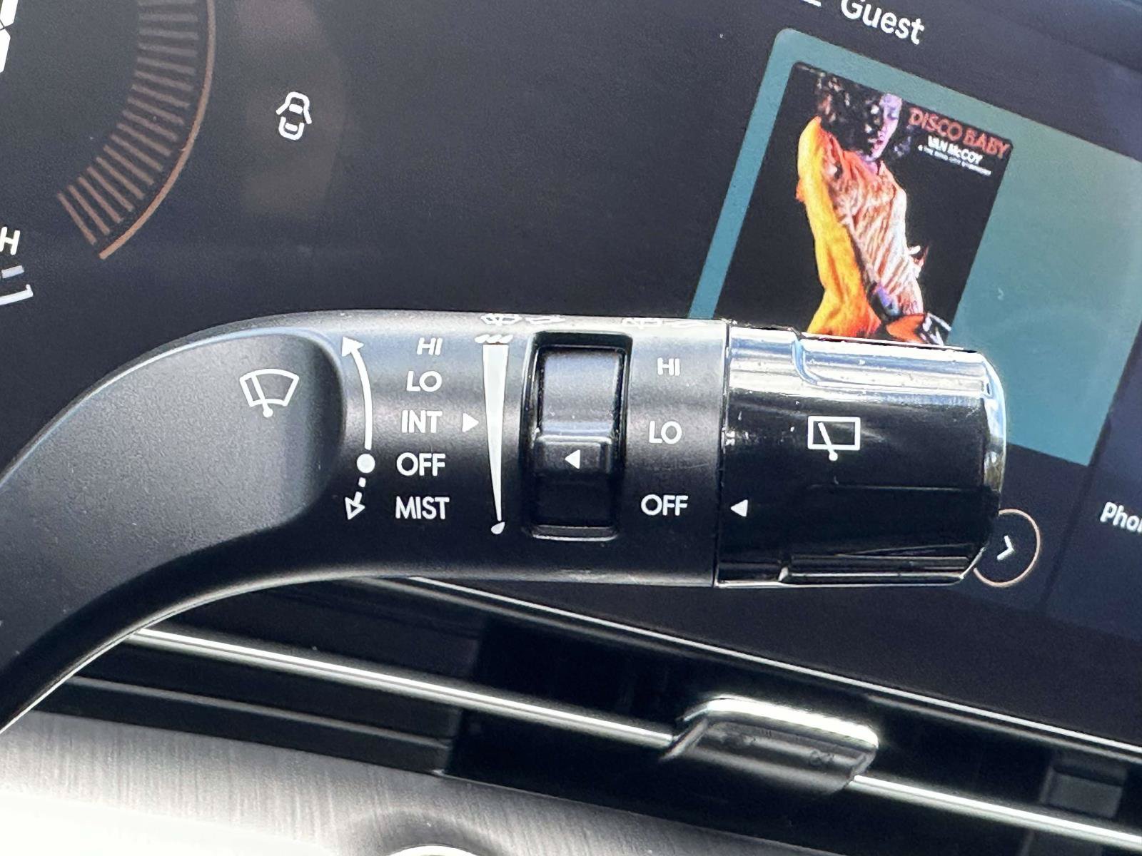 Used 2025 Hyundai Kona SEL AWD/4WD image 15