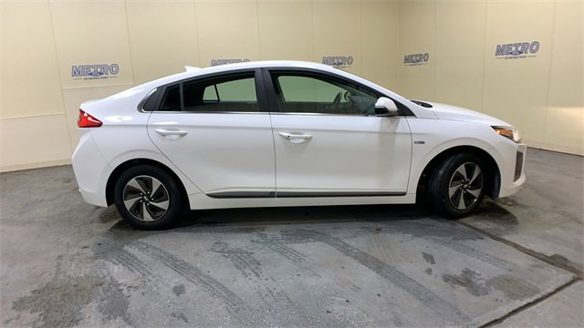 Used 2019 Hyundai Ioniq SEL image 2