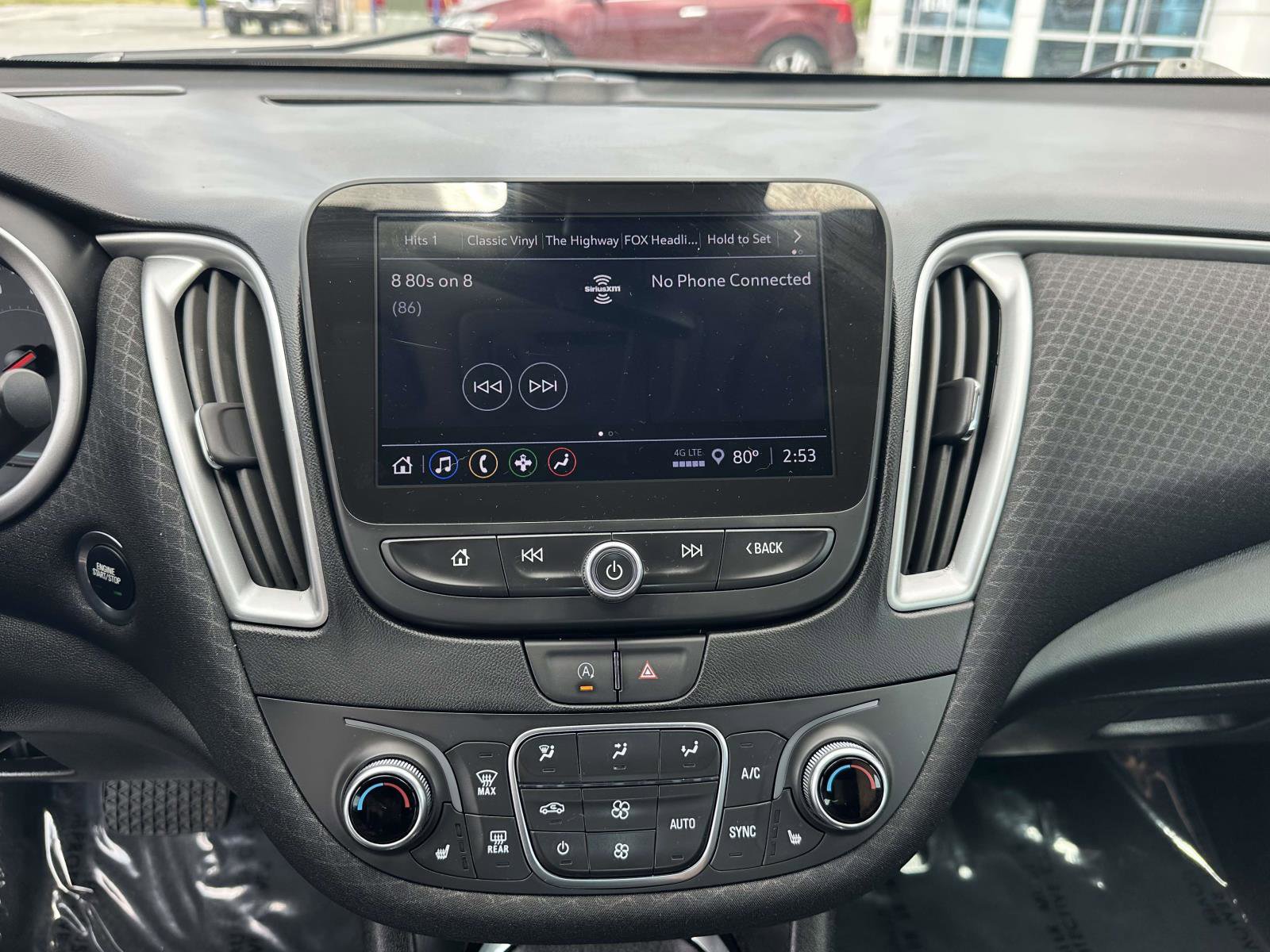 Used 2025 Chevrolet Malibu LT FWD image 8