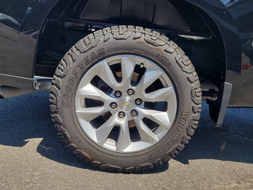 Used 2022 Chevrolet Silverado 1500 Custom AWD/4WD image 5