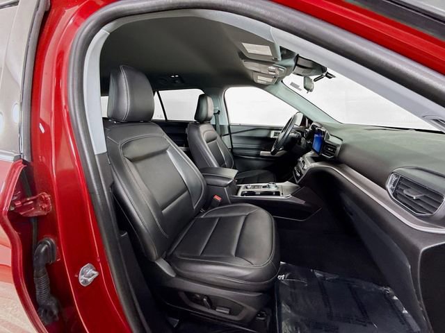 Certified 2022 Ford Explorer XLT w/ Equipment Group 202A image 29